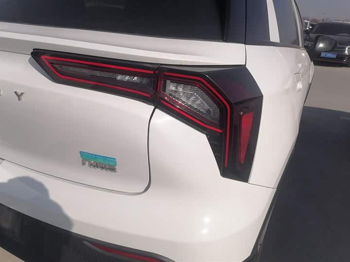 Фото 8 - Geely Geometry E Firefly