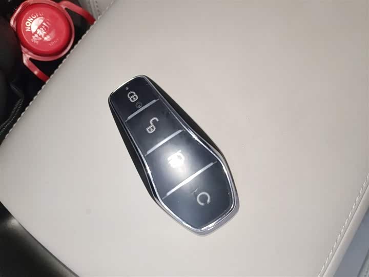 Фото 9 - BYD Yuan Up