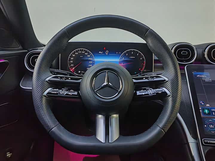 Фото 4 - Mercedes-Benz C-Class