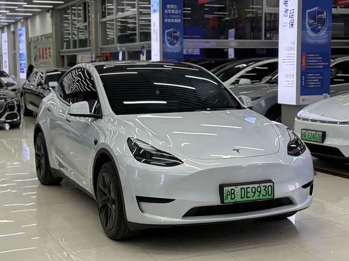 Фото 3 - Tesla Model Y