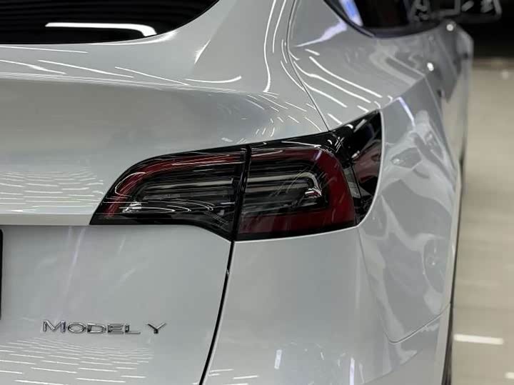 Фото 8 - Tesla Model Y