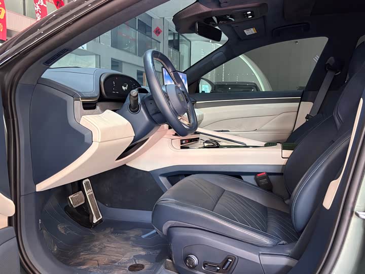 Фото 5 - Zeekr 001