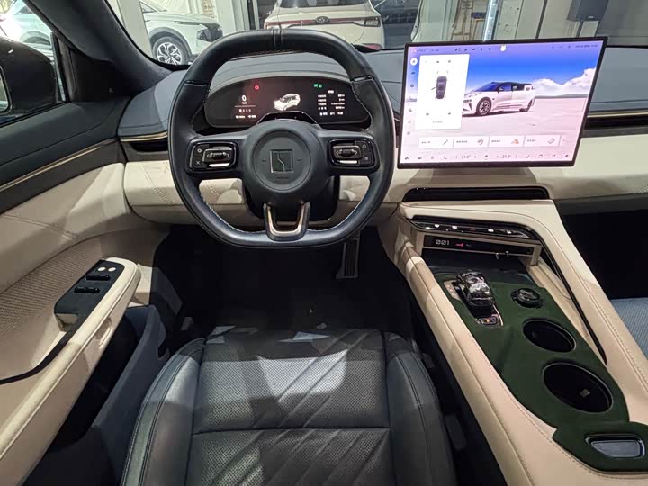 Фото 9 - Zeekr 001