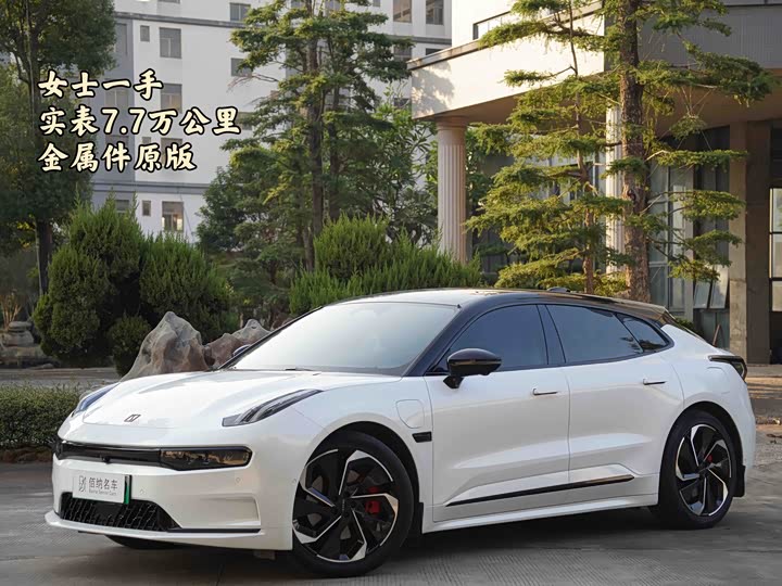 Фото 1 - Zeekr 001