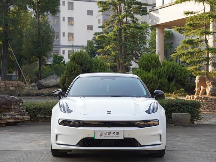 Фото 3 - Zeekr 001