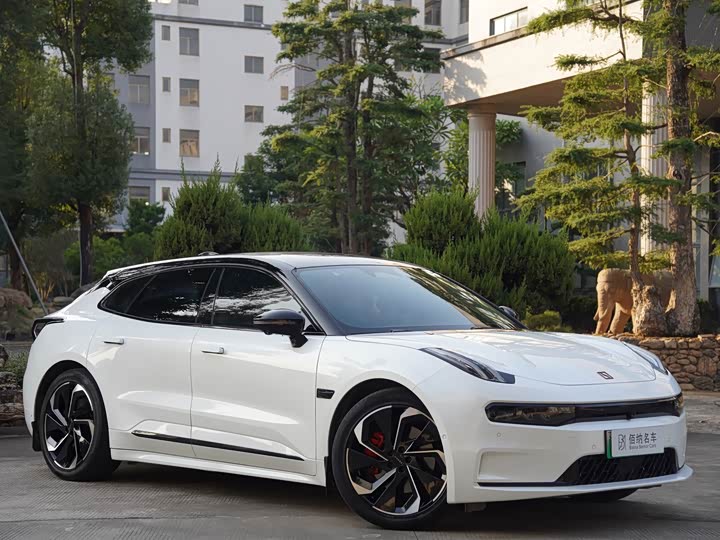 Фото 4 - Zeekr 001