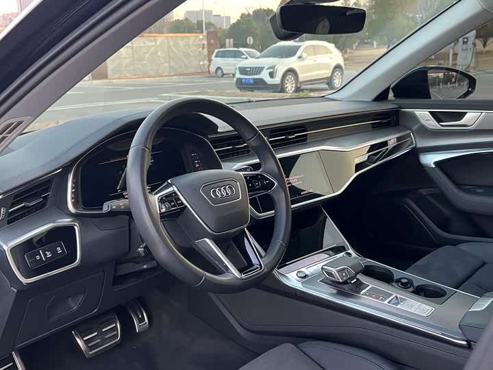 Фото 5 - Audi A6