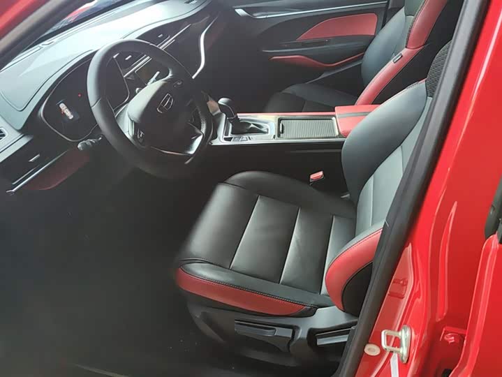 Фото 9 - Geely Coolray