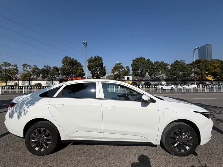 Фото 3 - Geely Geometry A