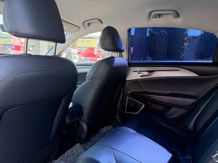 Фото 7 - Geely Geometry A