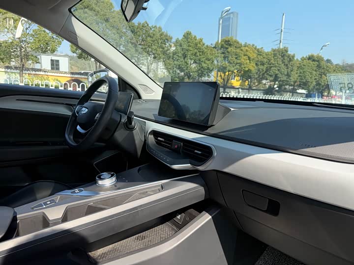 Фото 9 - Geely Geometry A