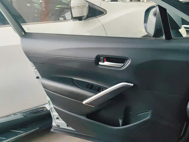 Фото 7 - Toyota Corolla Cross