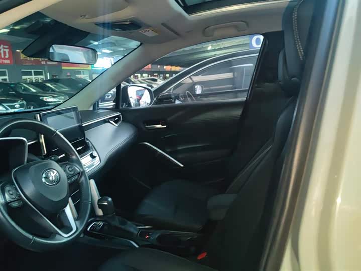 Фото 9 - Toyota Corolla Cross