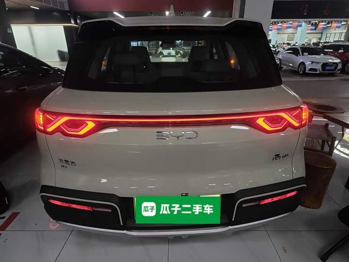 Фото 6 - BYD Yuan Up