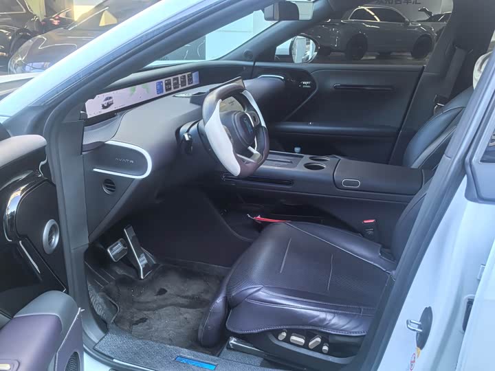 Фото 6 - Avatr 07