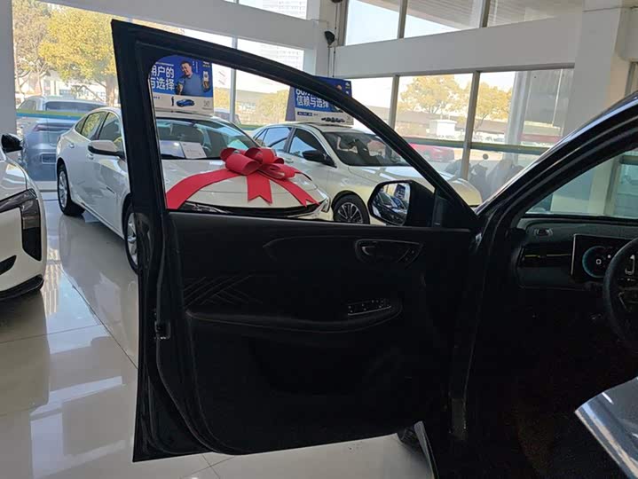 Фото 7 - Roewe RX5