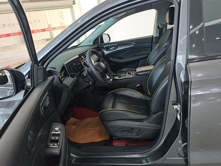 Фото 9 - Roewe RX5