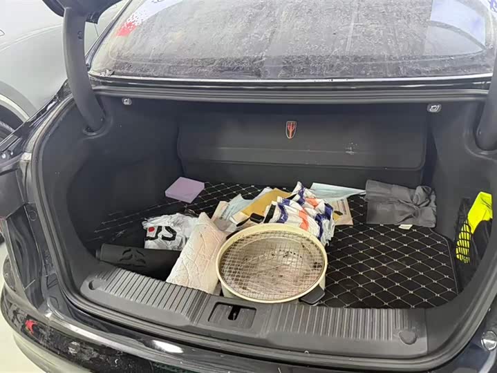 Фото 4 - Hongqi H5