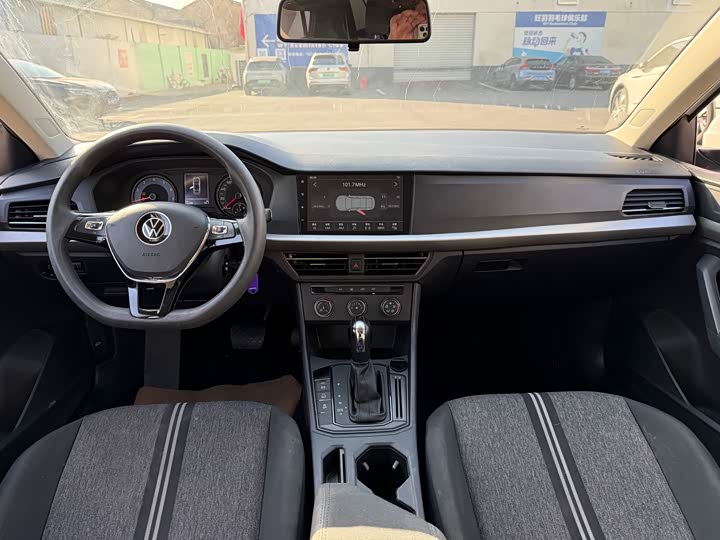 Фото 5 - Volkswagen Lavida