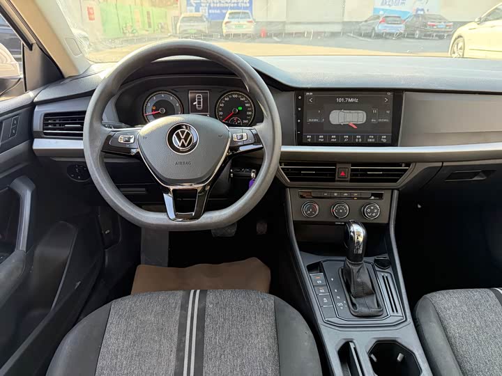 Фото 6 - Volkswagen Lavida