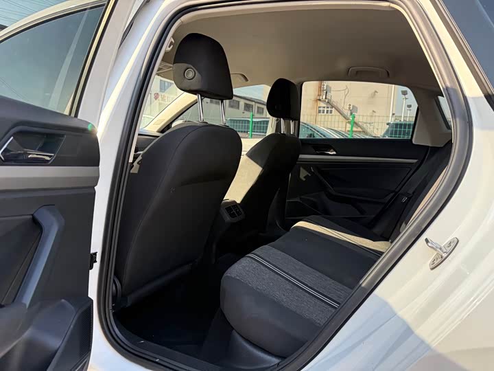 Фото 9 - Volkswagen Lavida