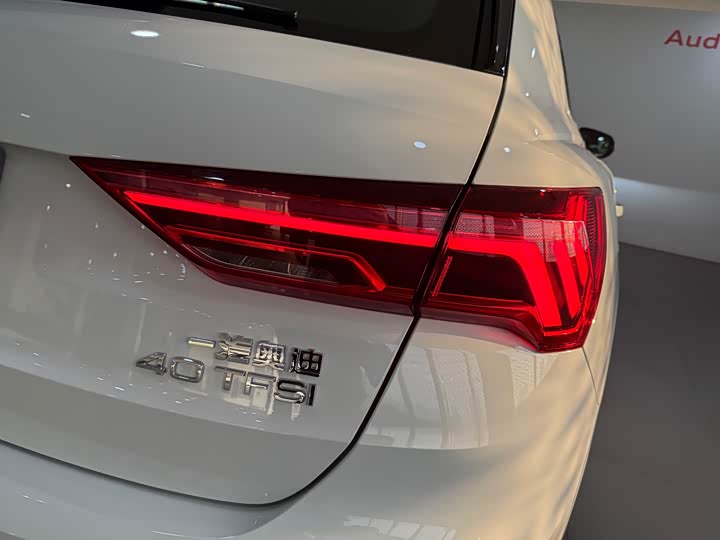 Фото 6 - Audi Q3