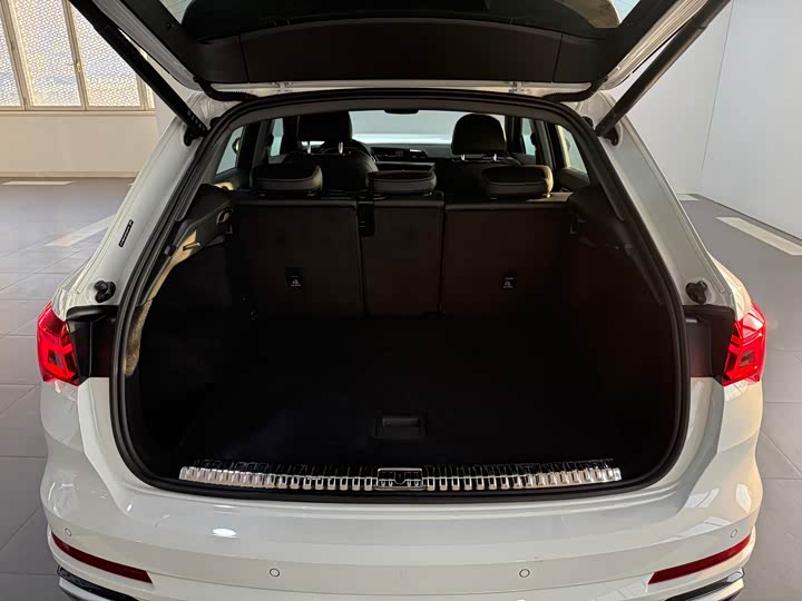 Фото 7 - Audi Q3