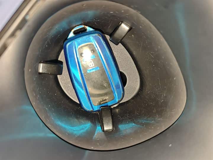 Фото 9 - Toyota Izoa