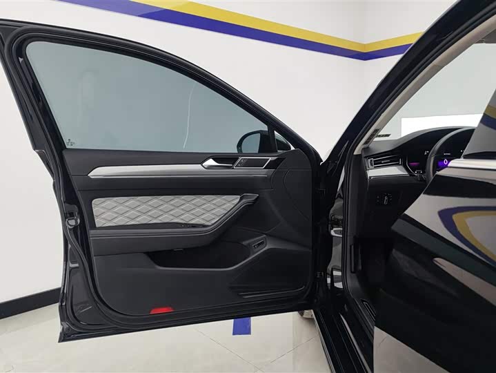 Фото 7 - Volkswagen Magotan