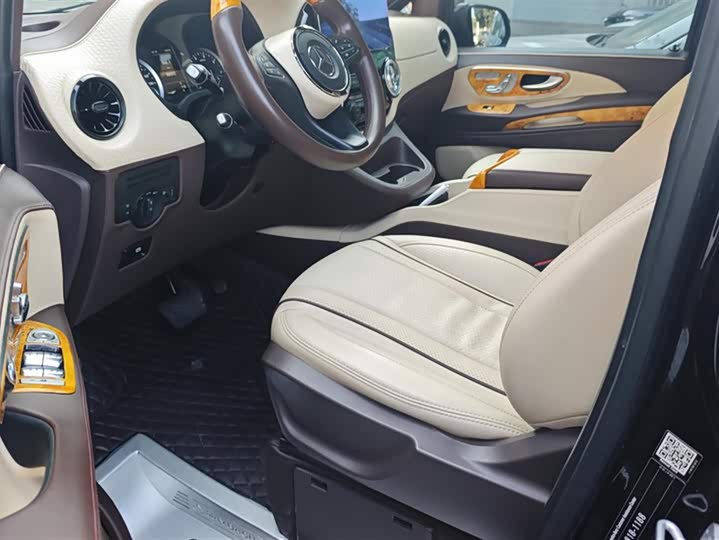 Фото 9 - Mercedes-Benz Vito