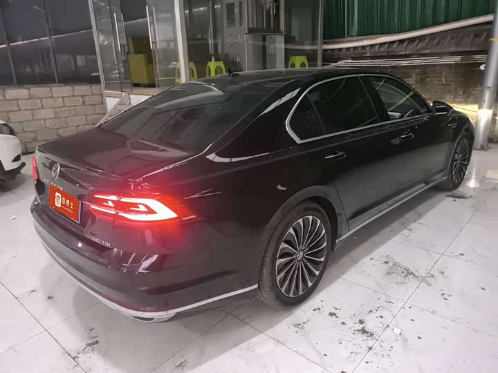 Фото 3 - Volkswagen Phideon