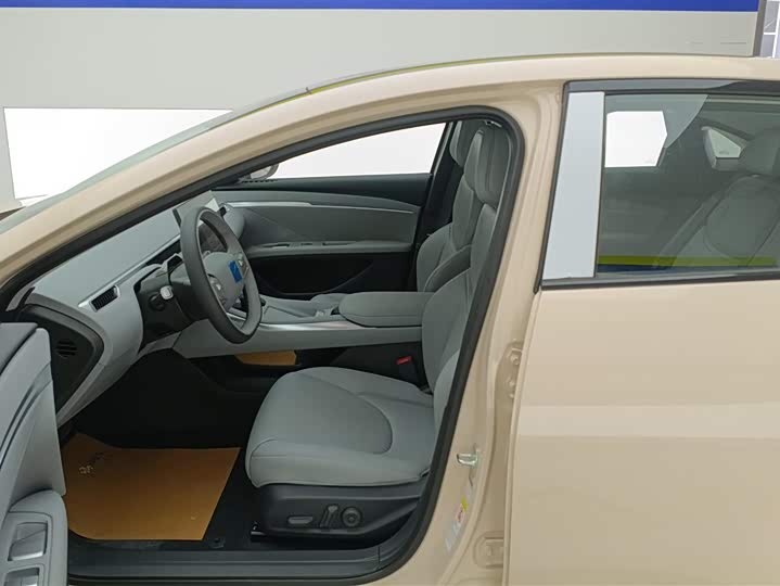 Фото 9 - XPeng Mona M03