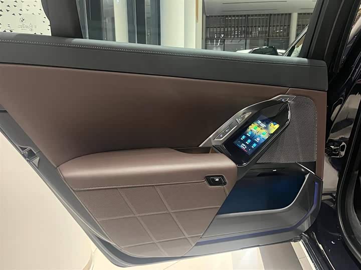 Фото 7 - BMW 7 Series