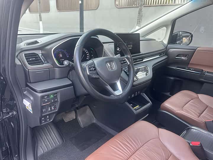 Фото 7 - Honda Odyssey