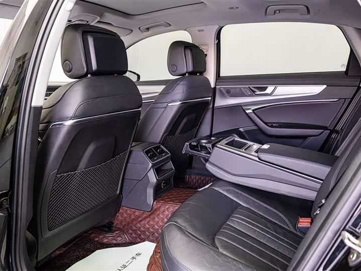 Фото 7 - Audi A6L