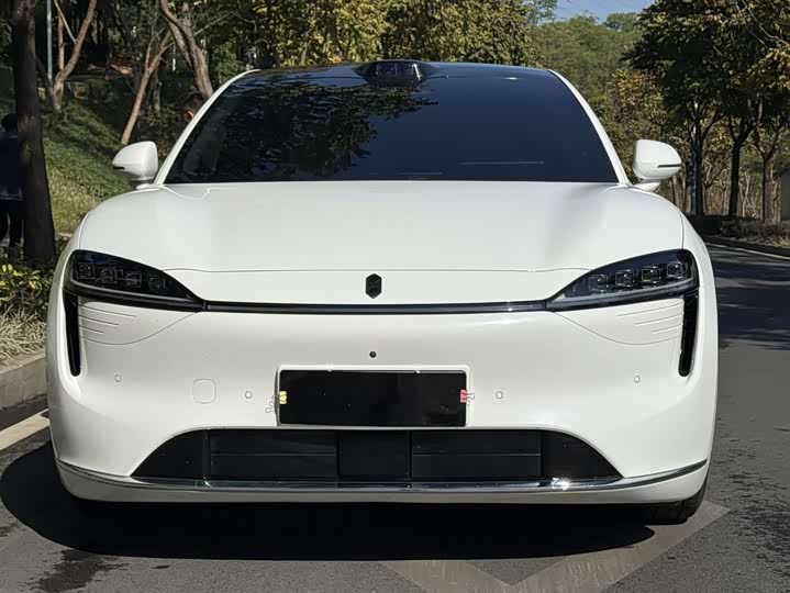 Фото 2 - Luxeed R7