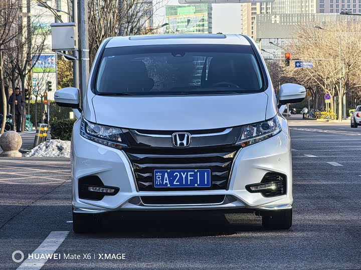 Фото 2 - Honda Odyssey