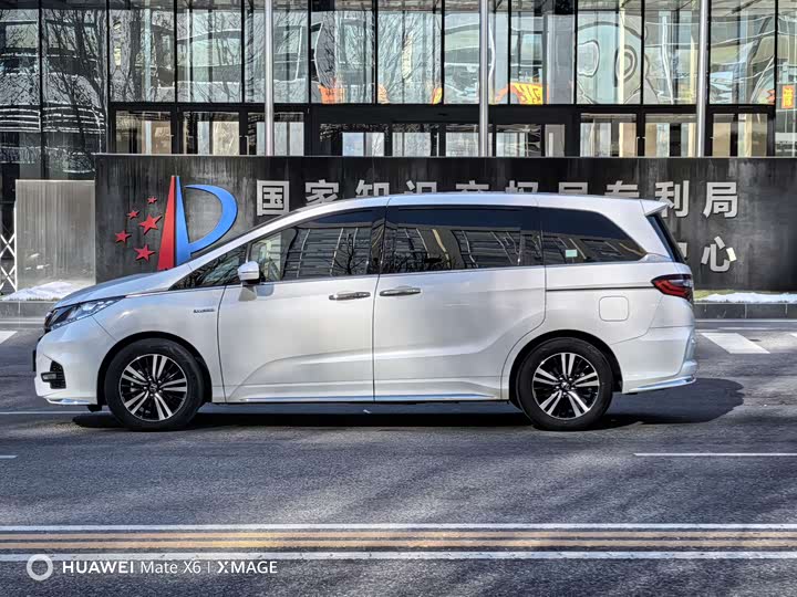 Фото 3 - Honda Odyssey