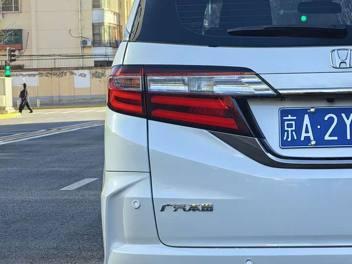 Фото 8 - Honda Odyssey