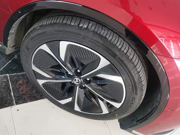 Фото 6 - Mazda EZ-6