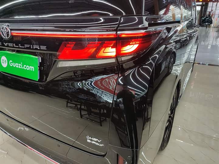 Фото 8 - Toyota Vellfire