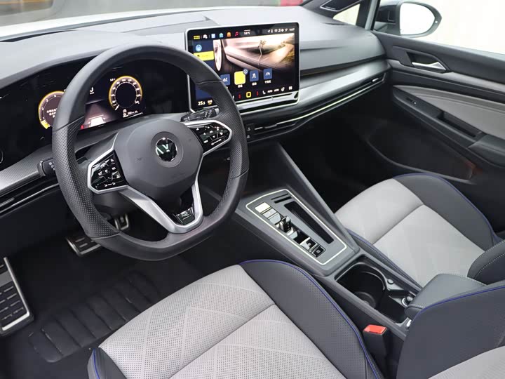 Фото 6 - Volkswagen Golf