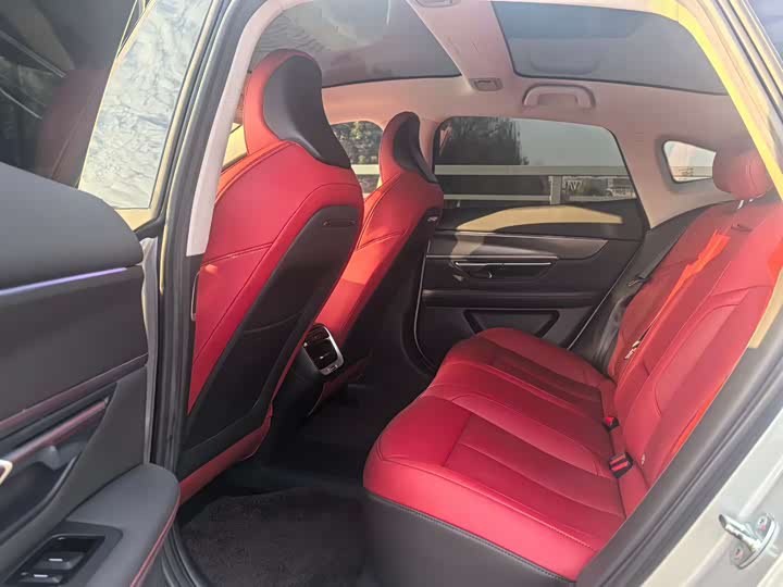 Фото 5 - XPeng P7