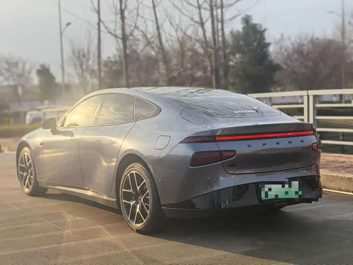 Фото 8 - XPeng P7