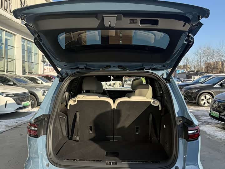 Фото 8 - LiXiang One