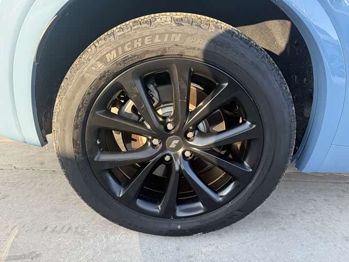 Фото 9 - LiXiang One