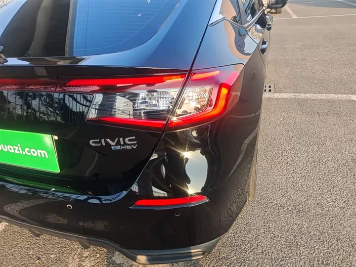 Фото 8 - Honda Civic