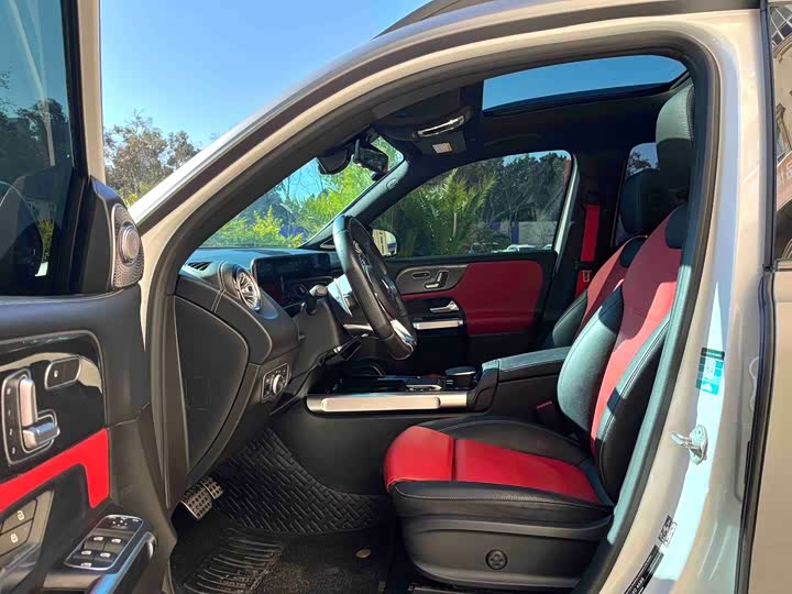 Фото 4 - Mercedes-Benz GLB-Class AMG