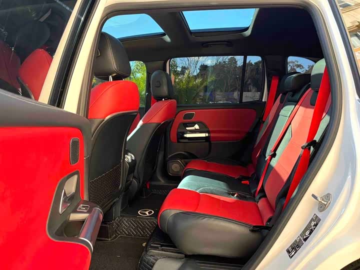 Фото 6 - Mercedes-Benz GLB-Class AMG