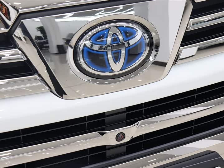 Фото 9 - Toyota Vellfire